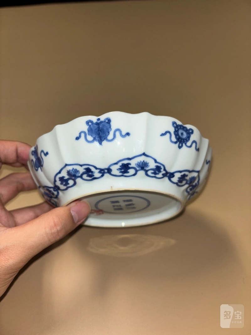 清雍正 青花八吉祥纹花口盘 - 图3
